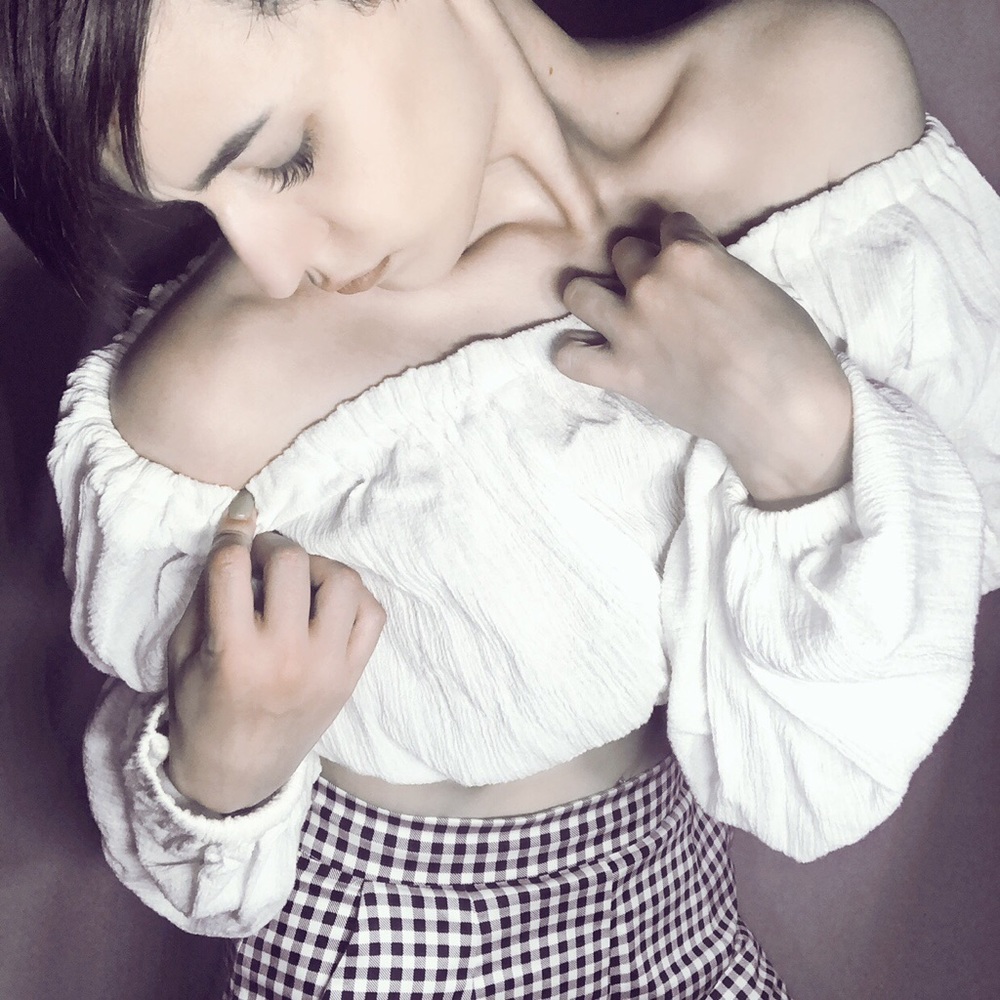 Beautiful 1960s Inspired Crop Top